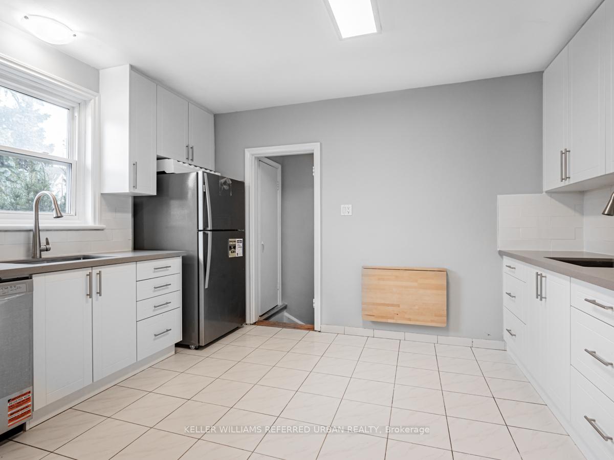 Photo 37 of 16 Prince Charles Drive, Toronto, Englemount-Lawrence — HOMEH