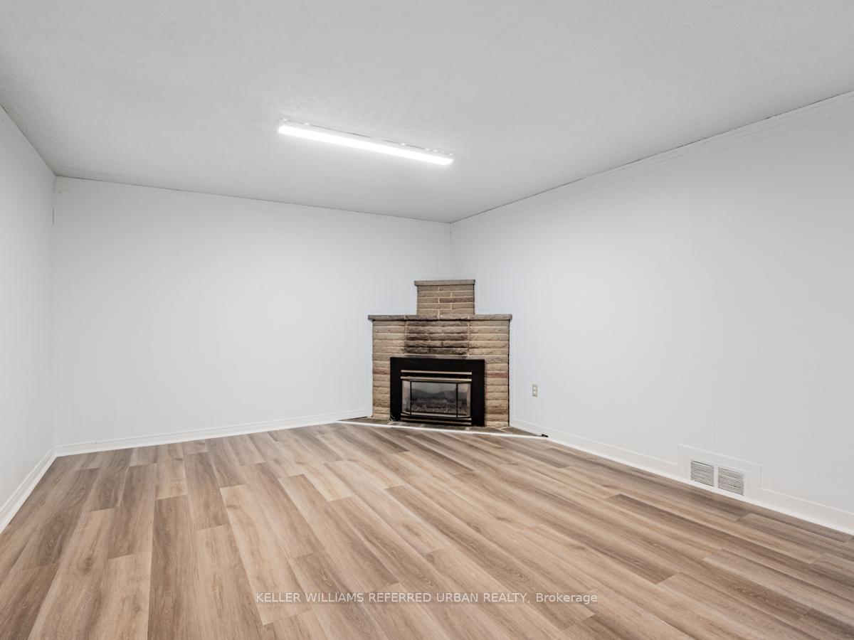 Photo 119 of 16 Prince Charles Drive, Toronto, Englemount-Lawrence — HOMEH