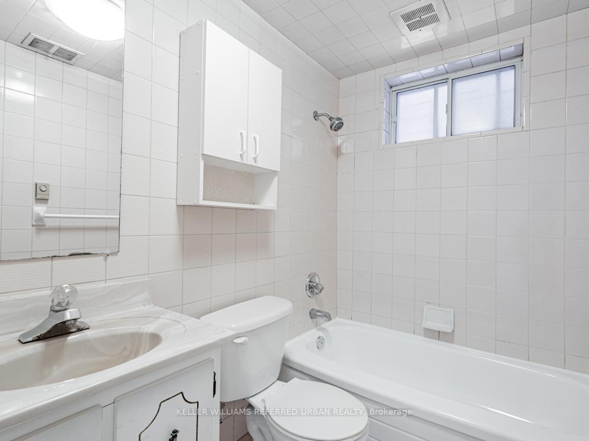 Photo 121 of 16 Prince Charles Drive, Toronto, Englemount-Lawrence — HOMEH