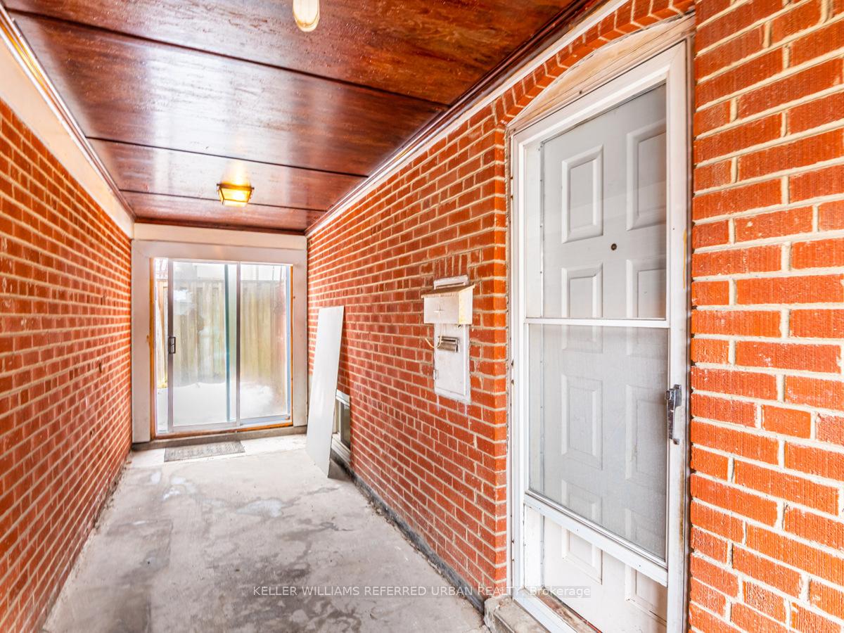 Photo 122 of 16 Prince Charles Drive, Toronto, Englemount-Lawrence — HOMEH