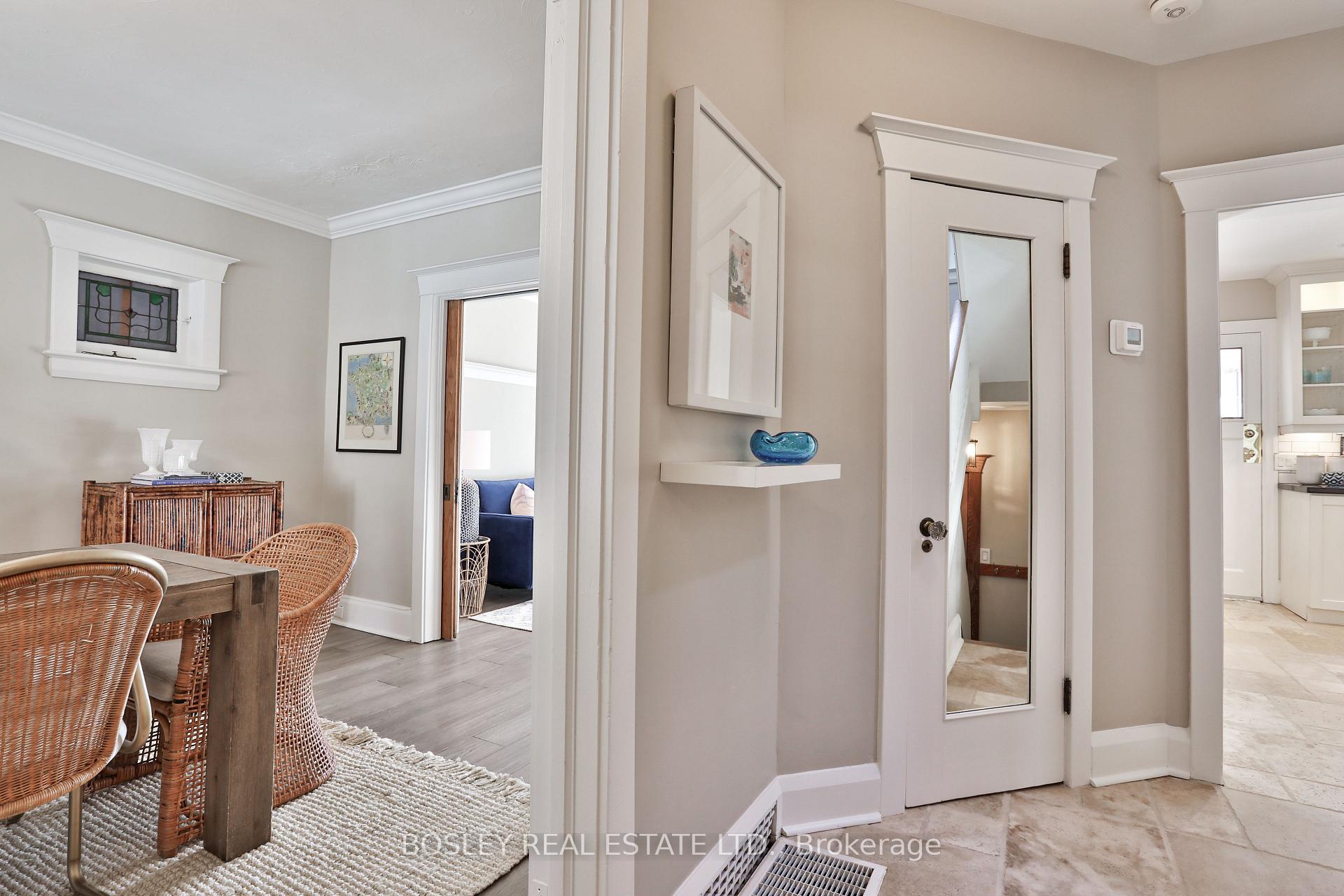 Photo 4 of 18 Beach View Crescent, Toronto, East End-Danforth — HOMEH