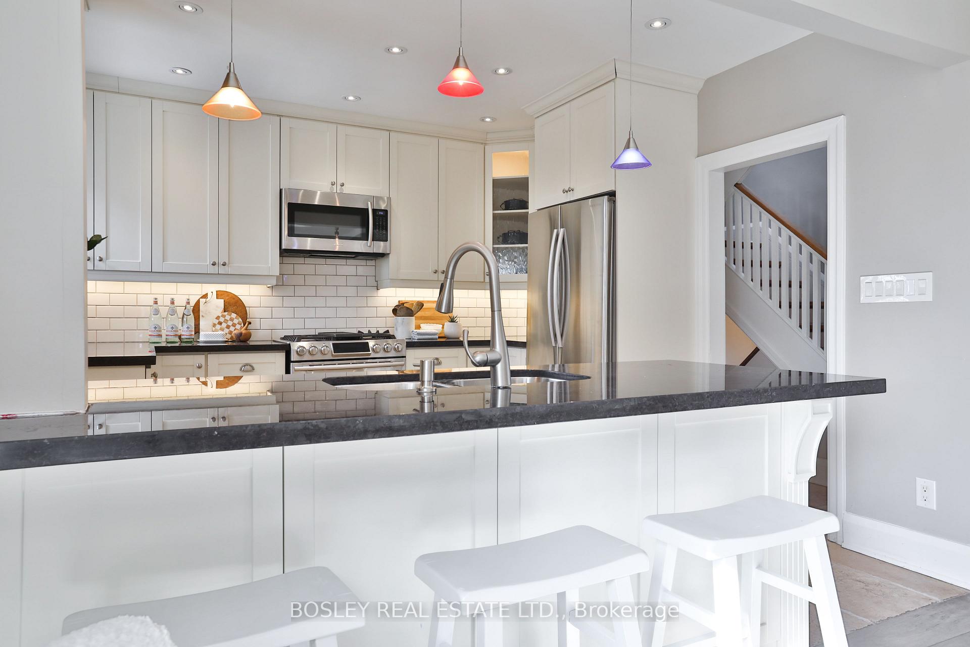 Photo 19 of 18 Beach View Crescent, Toronto, East End-Danforth — HOMEH