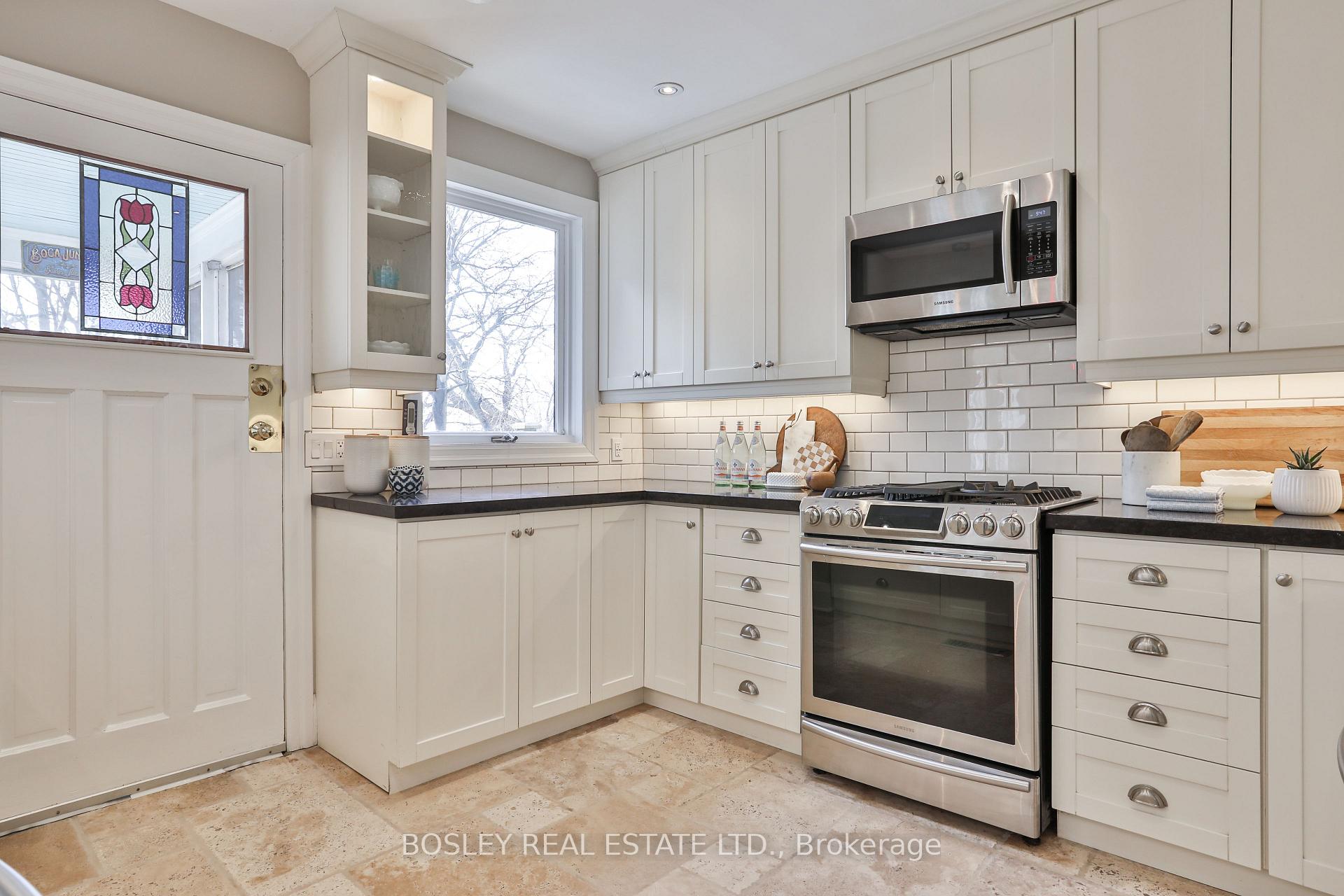Photo 20 of 18 Beach View Crescent, Toronto, East End-Danforth — HOMEH