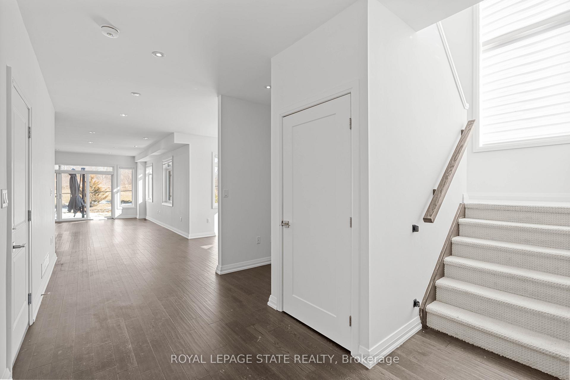 Photo 6 of Unit 29, 35 Midhurst Heights, Hamilton, Stoney Creek — HOMEH