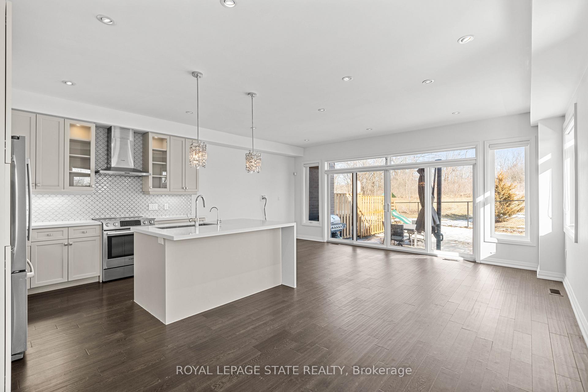 Photo 12 of Unit 29, 35 Midhurst Heights, Hamilton, Stoney Creek — HOMEH
