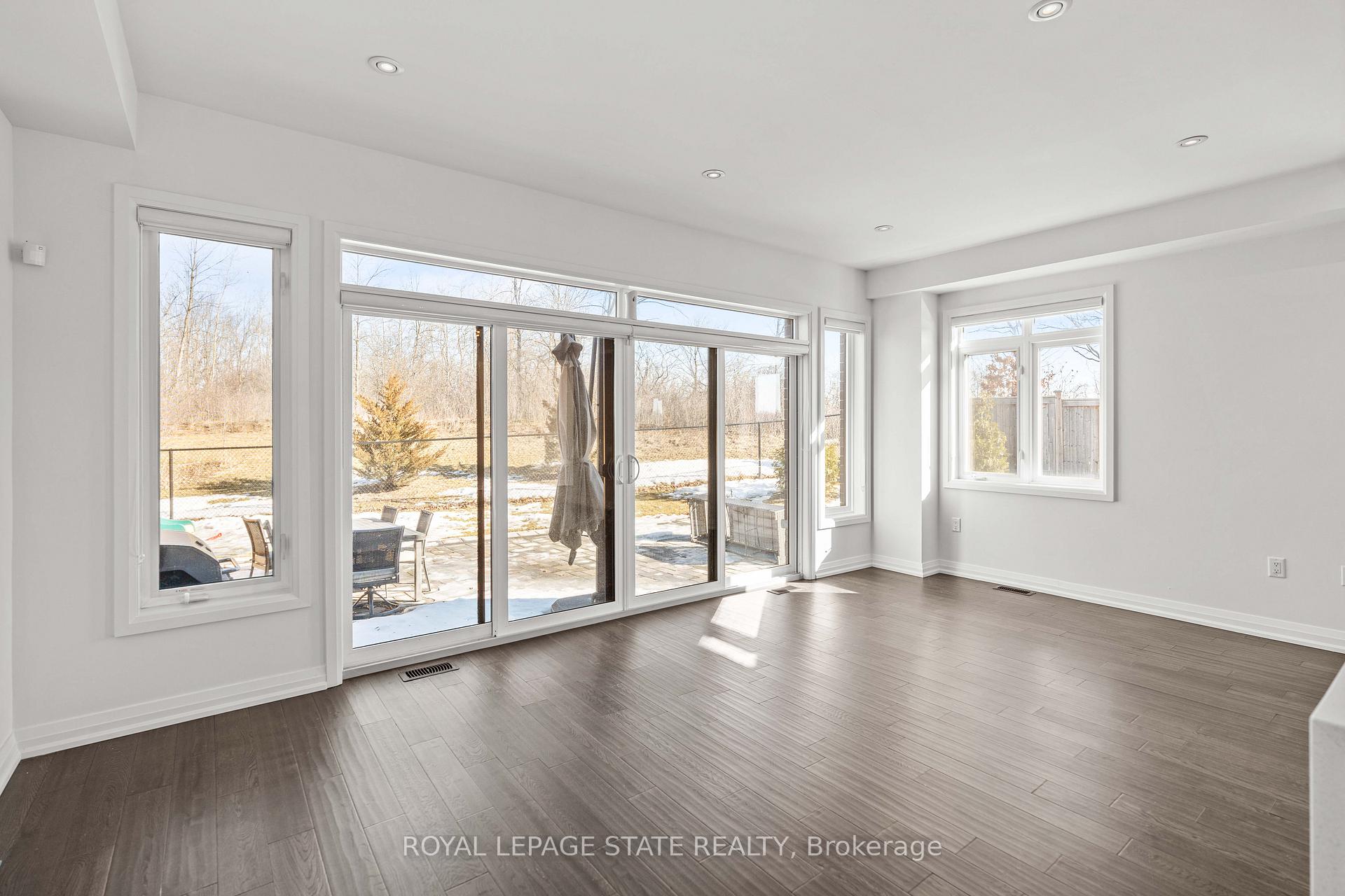 Photo 15 of Unit 29, 35 Midhurst Heights, Hamilton, Stoney Creek — HOMEH
