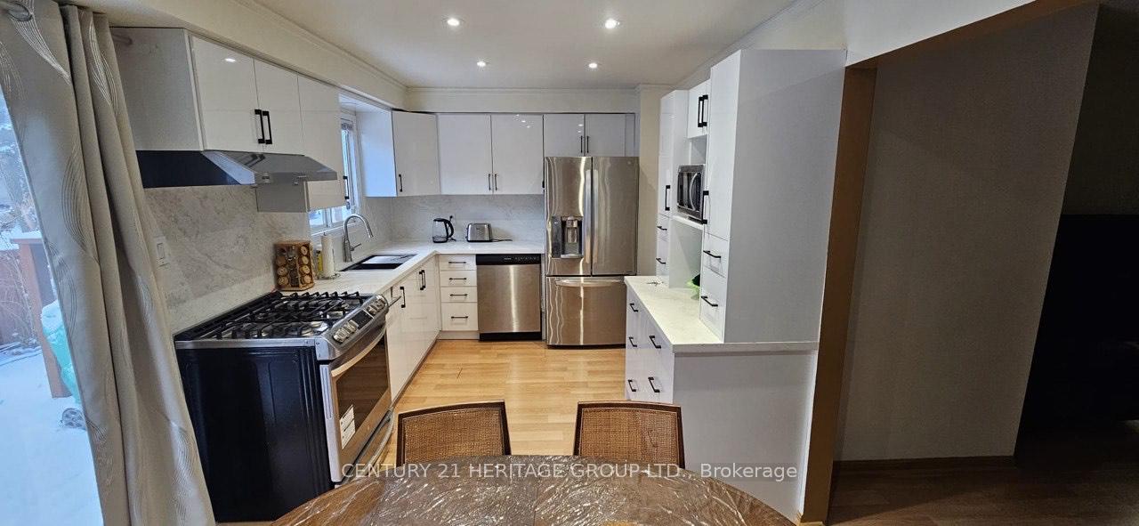 Photo 5 of 47 Hord Crescent, Vaughan, Lakeview Estates — HOMEH