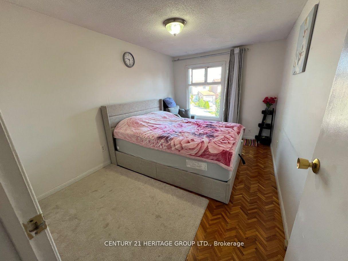 Photo 13 of 47 Hord Crescent, Vaughan, Lakeview Estates — HOMEH