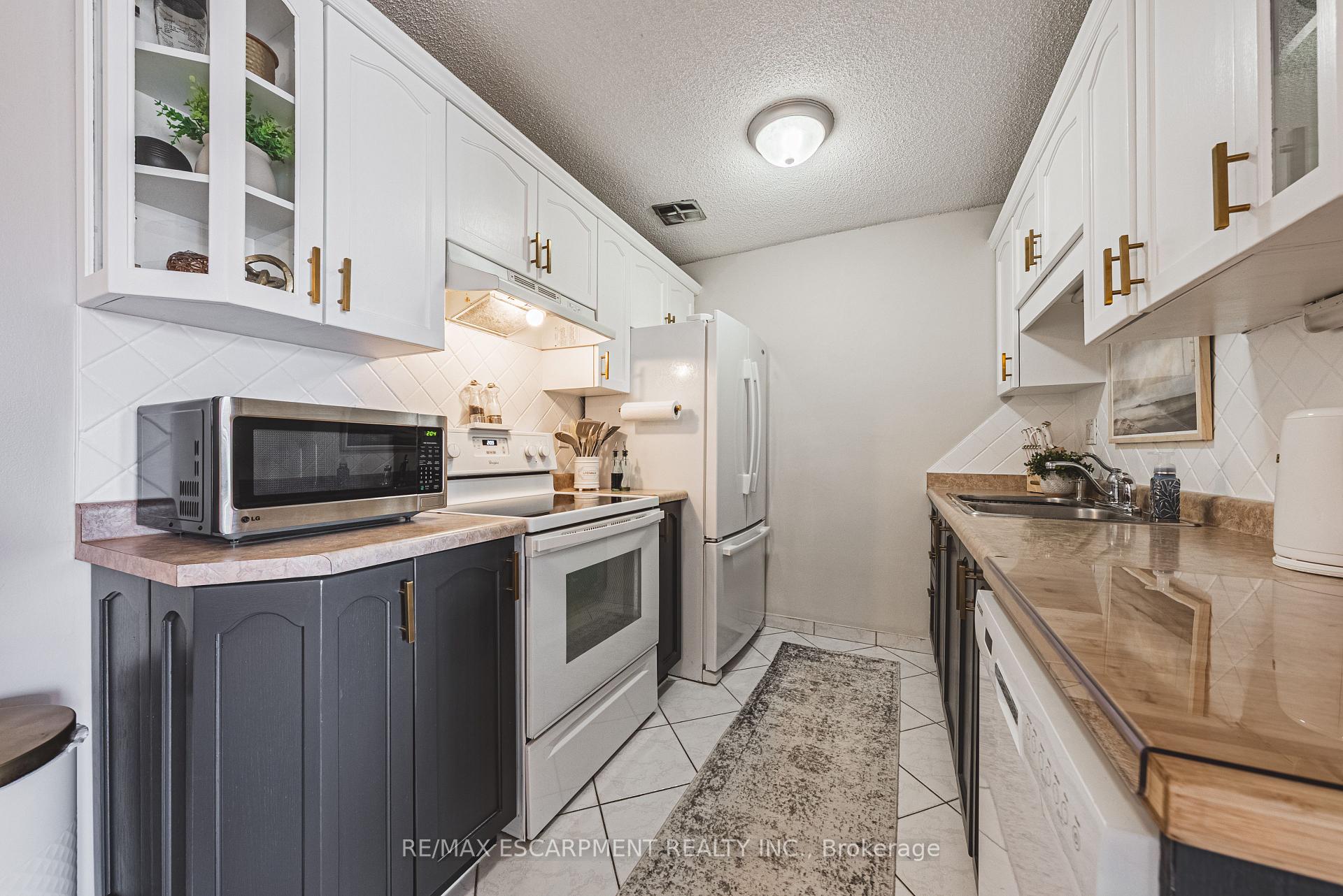 Photo 10 of Unit 201, 893 Concession Street, Hamilton, Raleigh — HOMEH