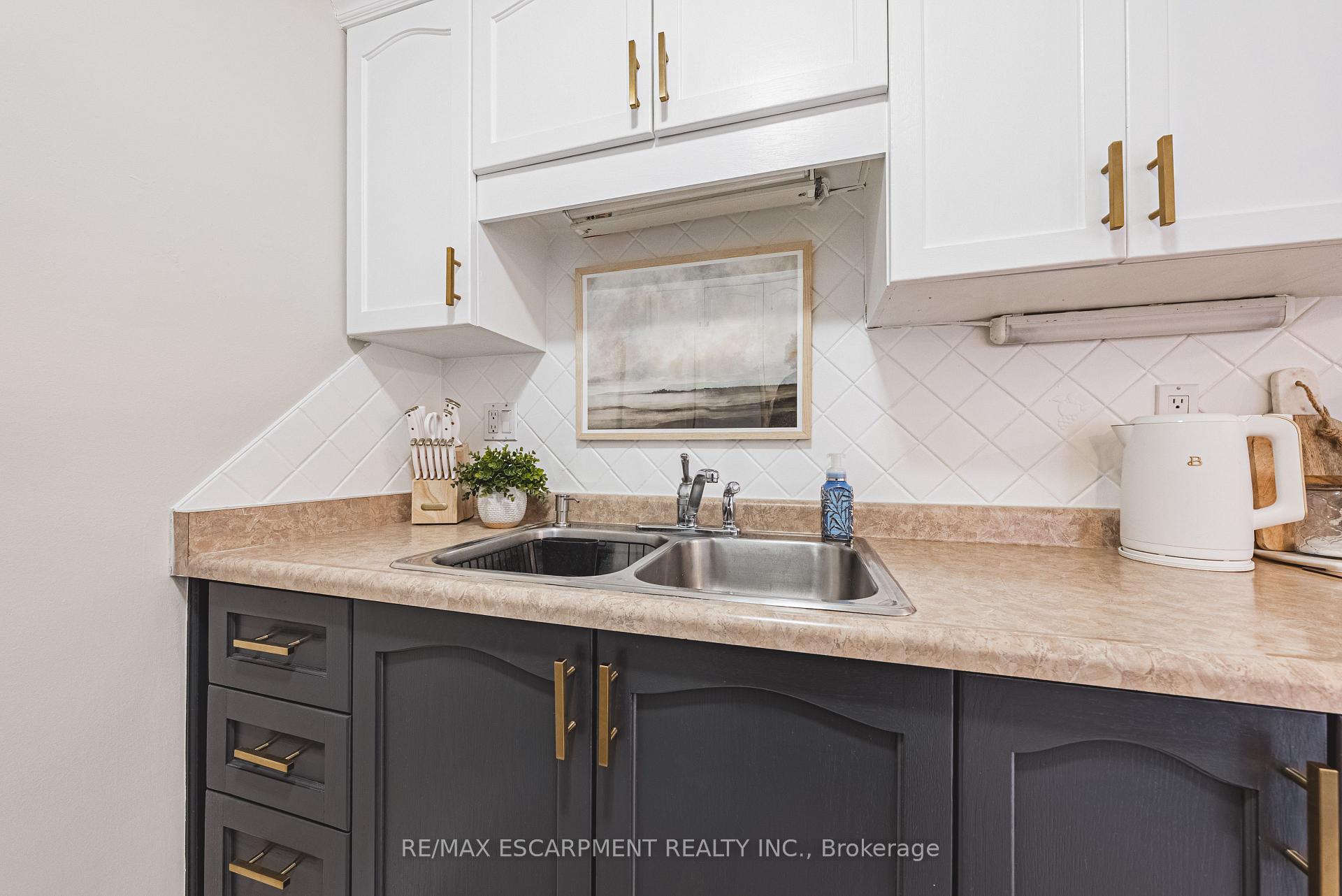 Photo 14 of Unit 201, 893 Concession Street, Hamilton, Raleigh — HOMEH
