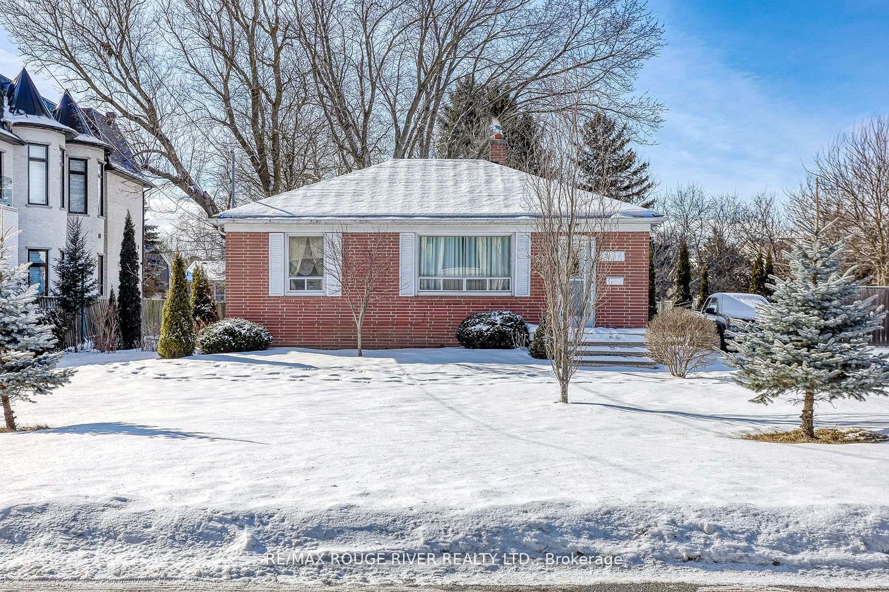 Photo 3 of 1894 Glendale Drive, Pickering, Liverpool — HOMEH