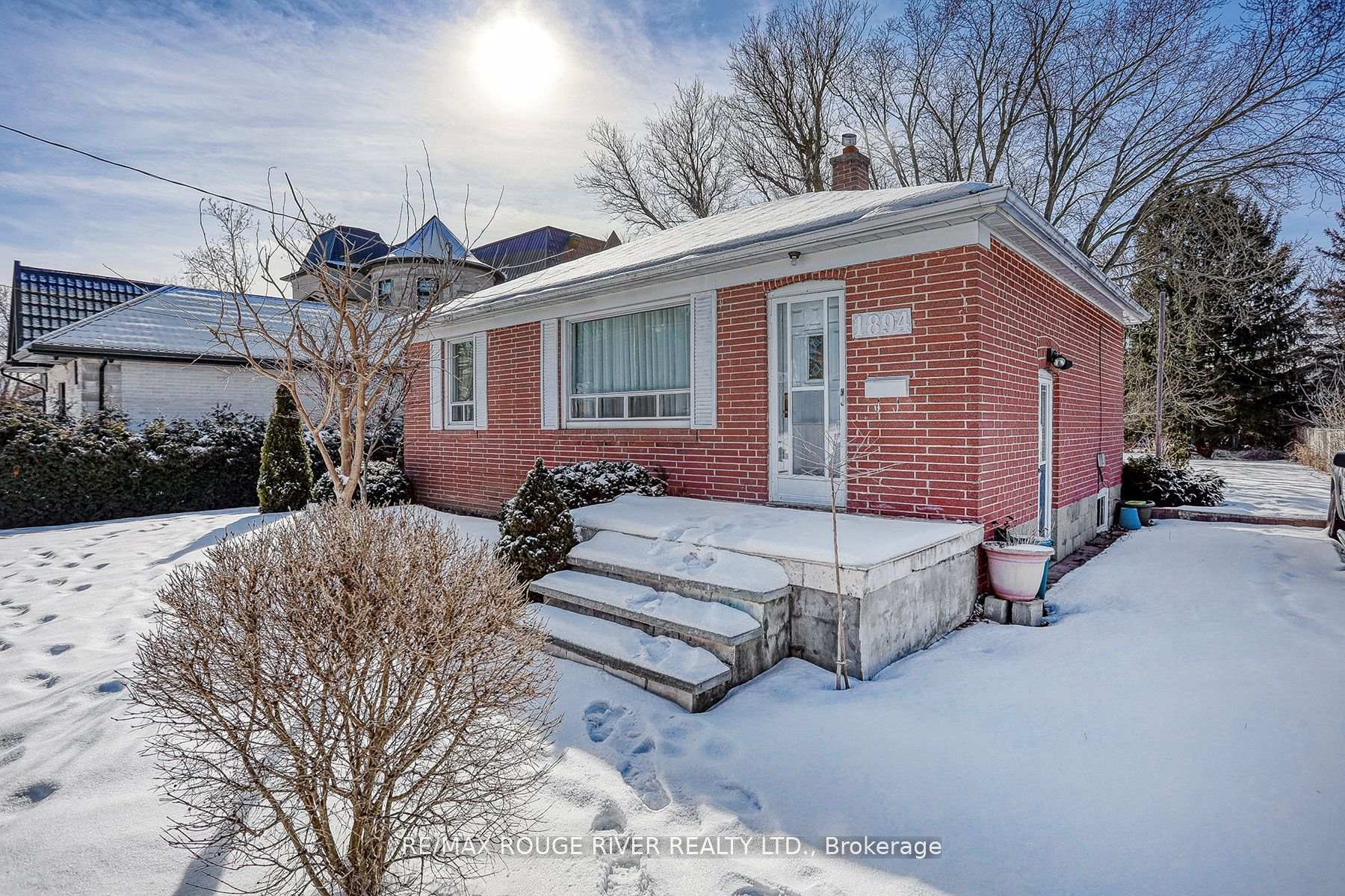 Photo 5 of 1894 Glendale Drive, Pickering, Liverpool — HOMEH