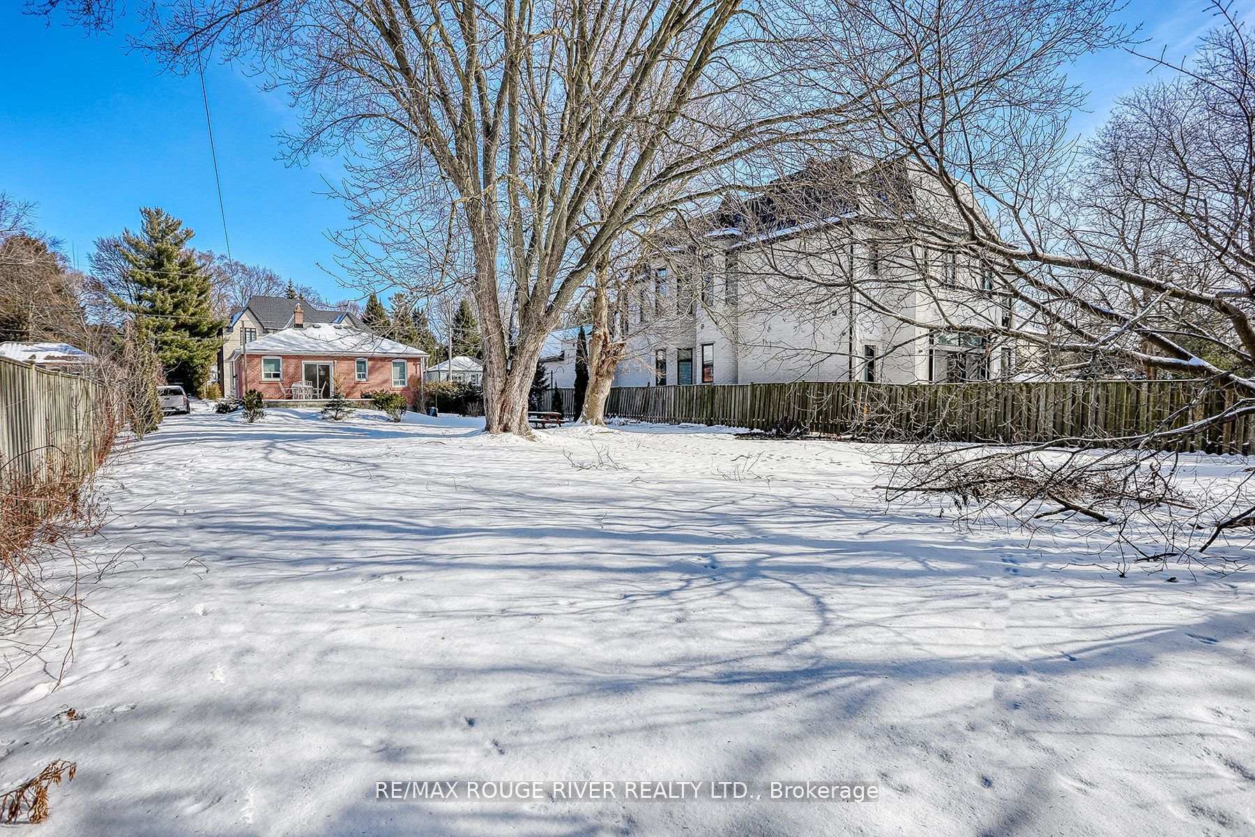 Photo 9 of 1894 Glendale Drive, Pickering, Liverpool — HOMEH