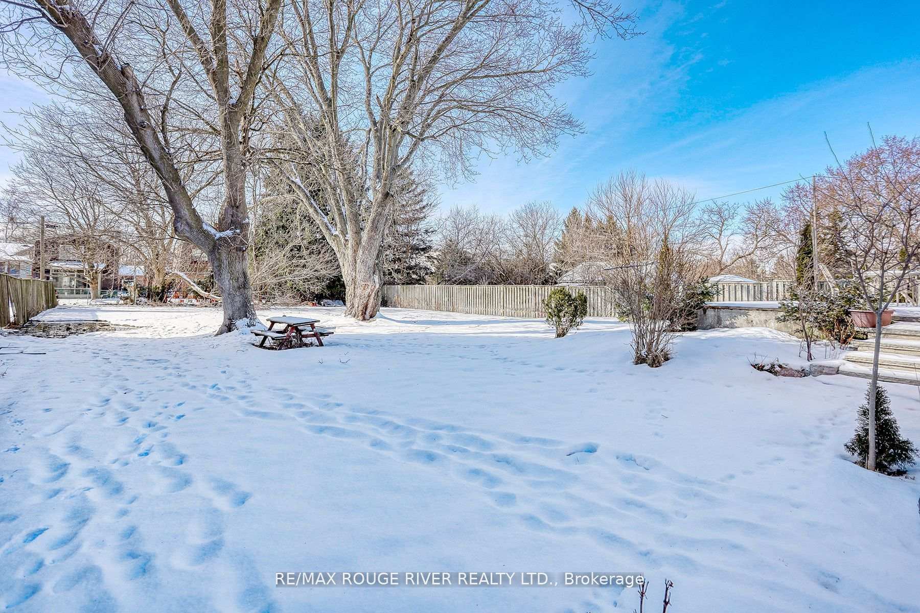 Photo 20 of 1894 Glendale Drive, Pickering, Liverpool — HOMEH