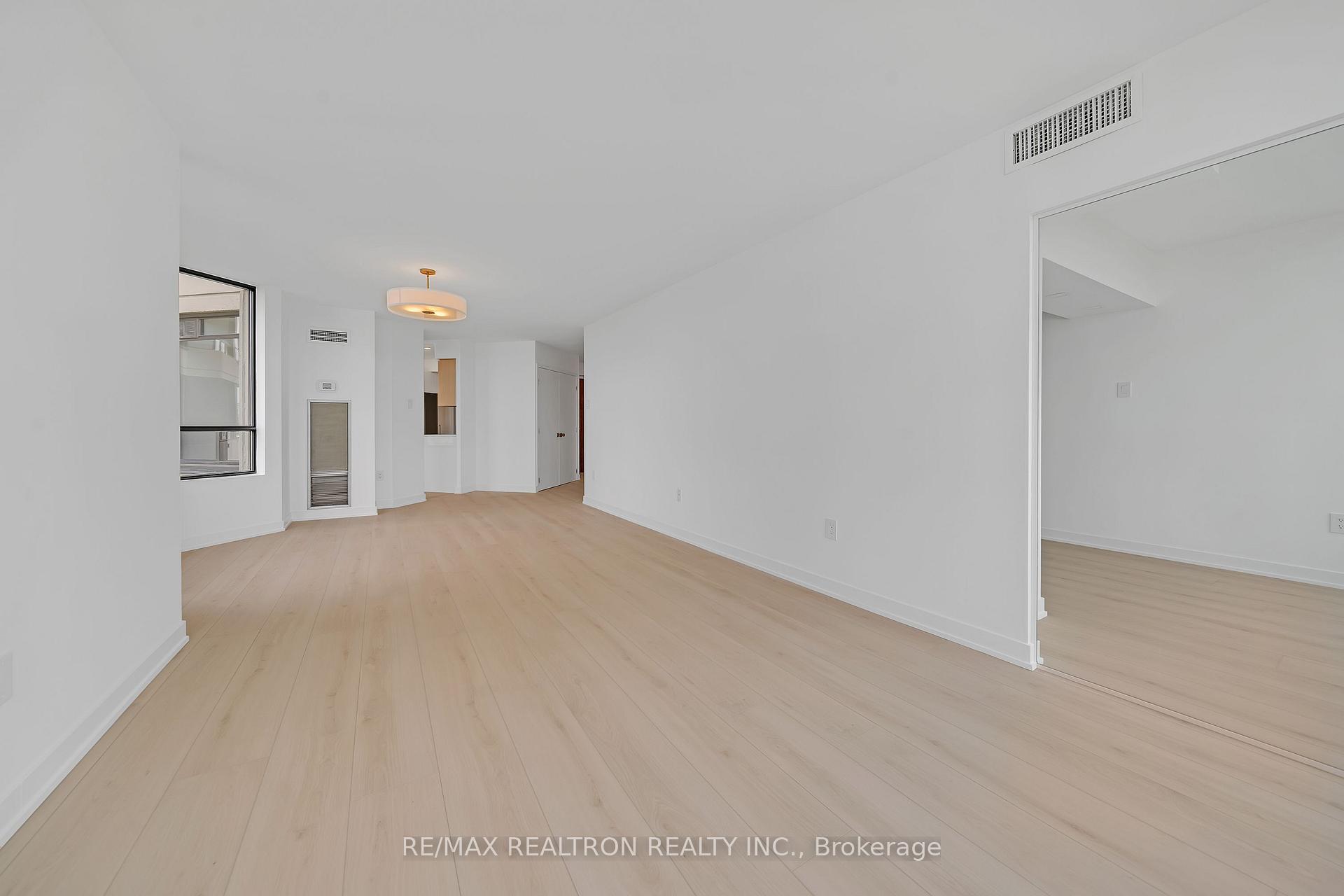Photo 6 of Unit 714, 7440 Bathurst Street, Vaughan, Brownridge — HOMEH