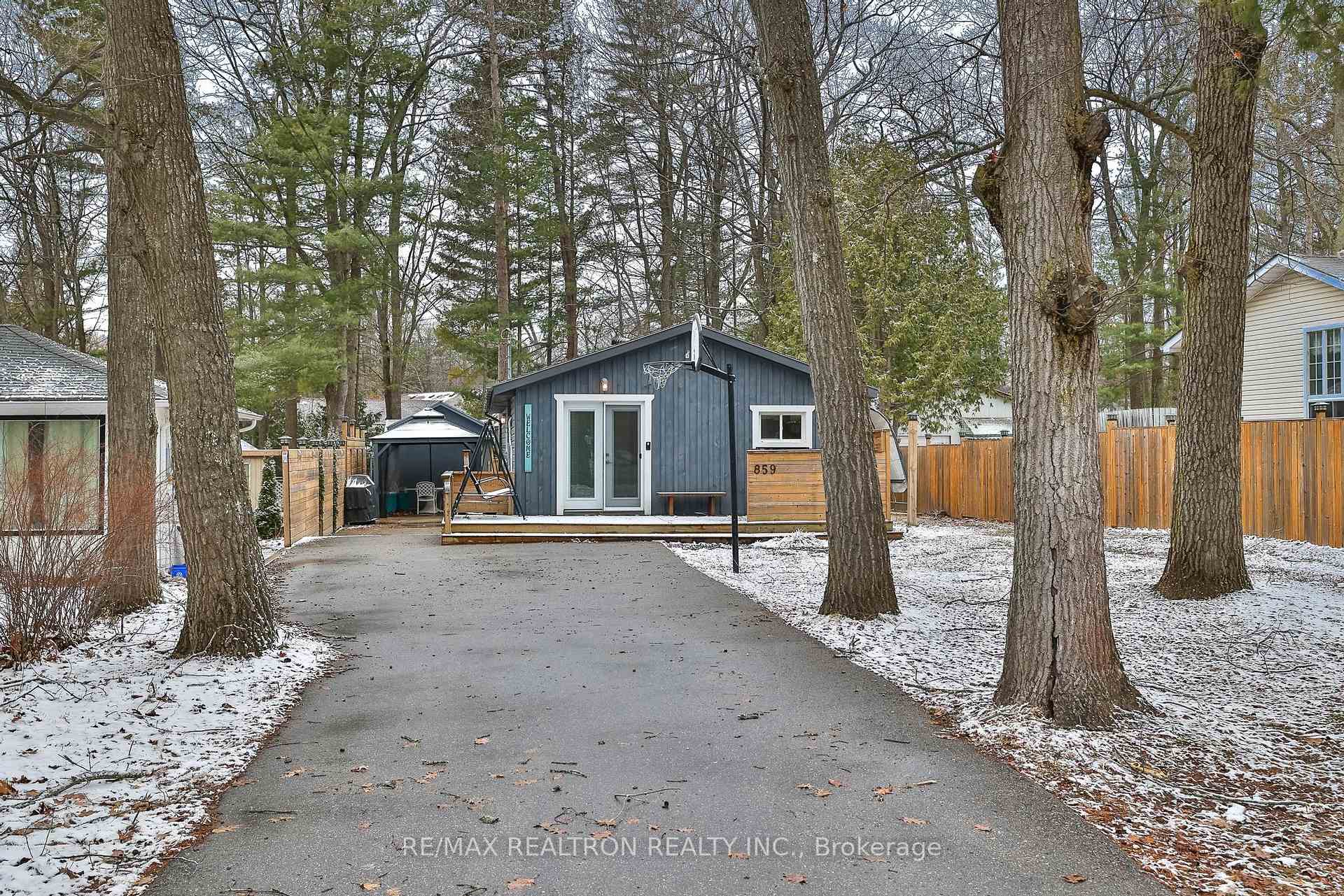 Photo 2 of 859 Oxbow Park Drive, Wasaga Beach — HOMEH
