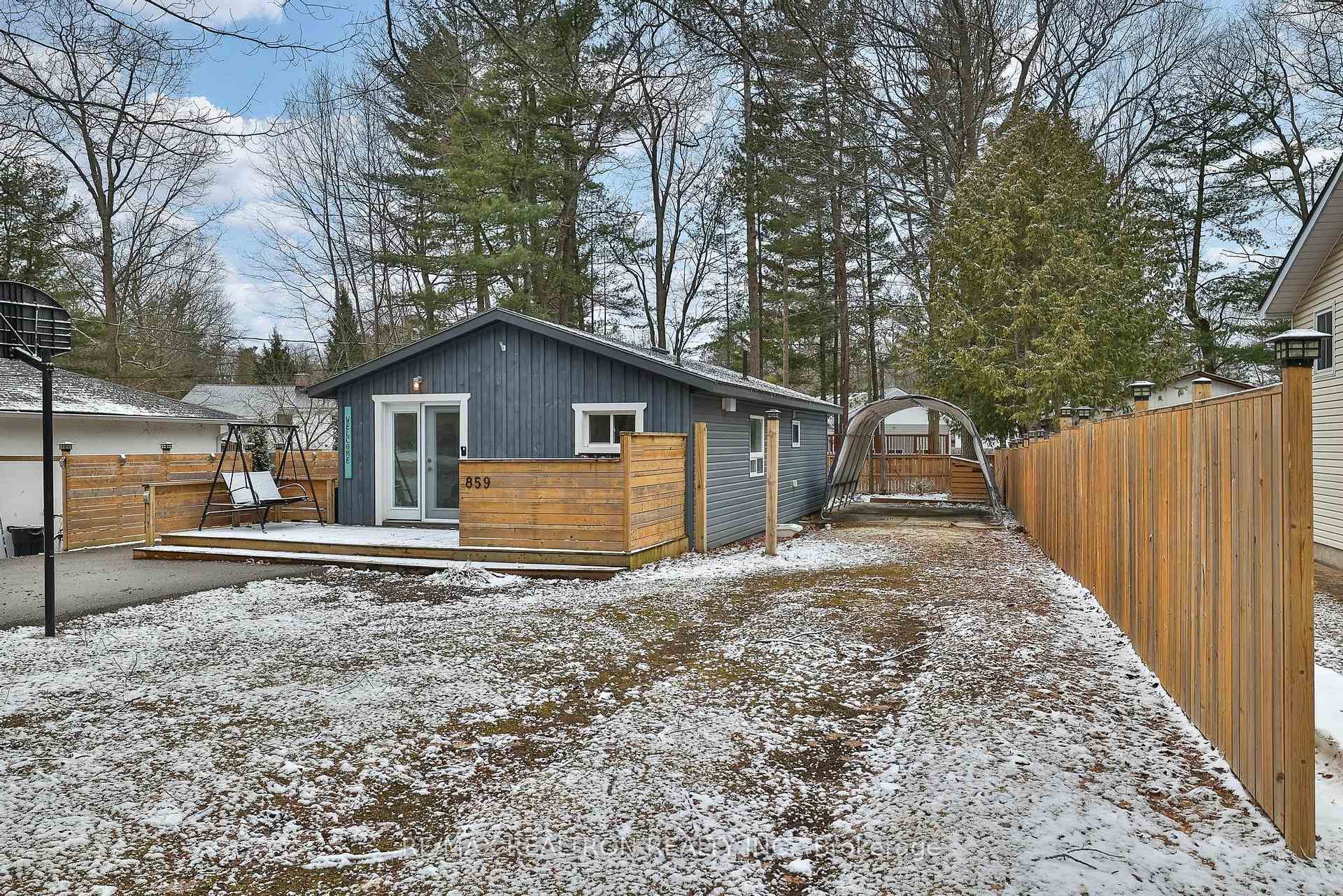 Photo 3 of 859 Oxbow Park Drive, Wasaga Beach — HOMEH
