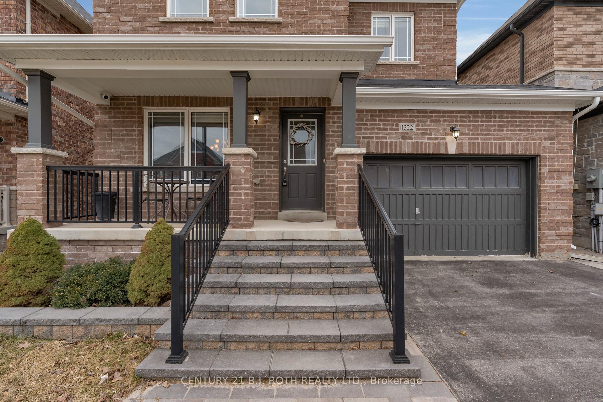 Photo 2 of 1322 Dallman Street, Innisfil, Lefroy — HOMEH