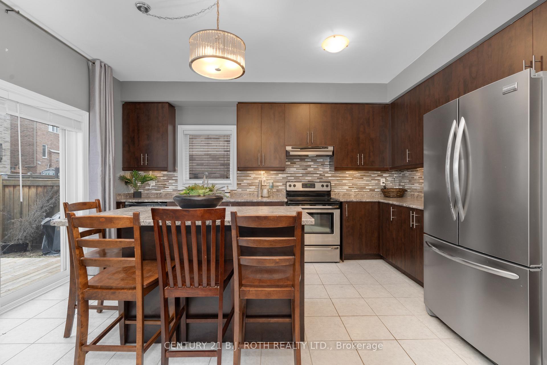 Photo 10 of 1322 Dallman Street, Innisfil, Lefroy — HOMEH
