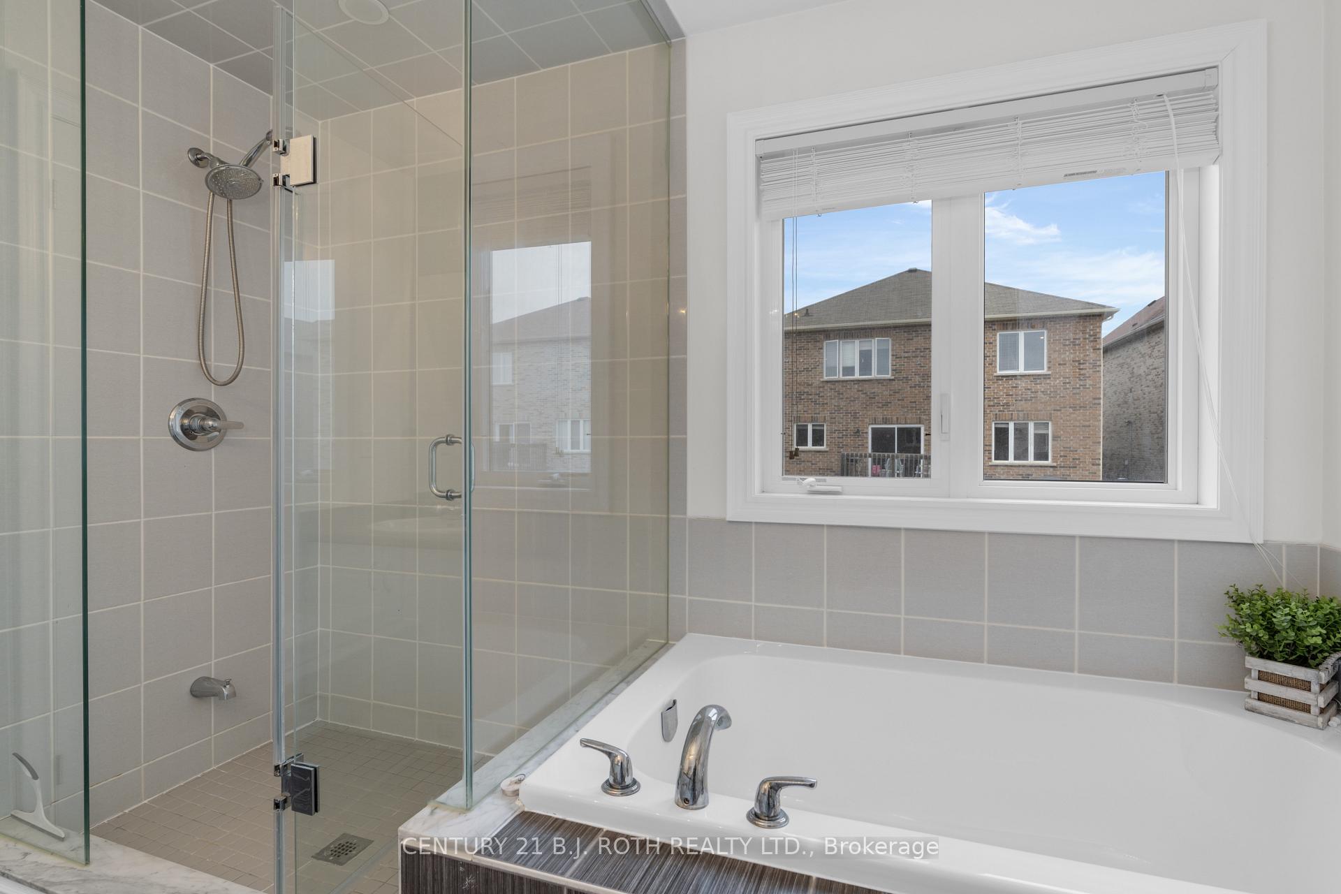 Photo 17 of 1322 Dallman Street, Innisfil, Lefroy — HOMEH