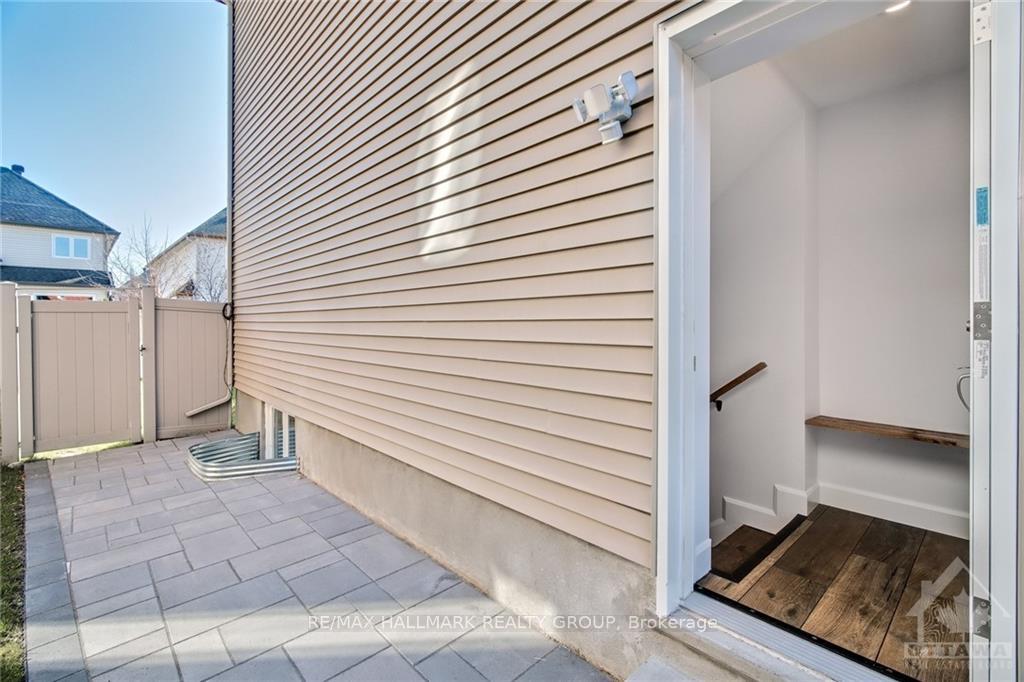 Photo 4 of Unit B, 444 Charing Cross Way, Ottawa, Barrhaven - Longfields — HOMEH
