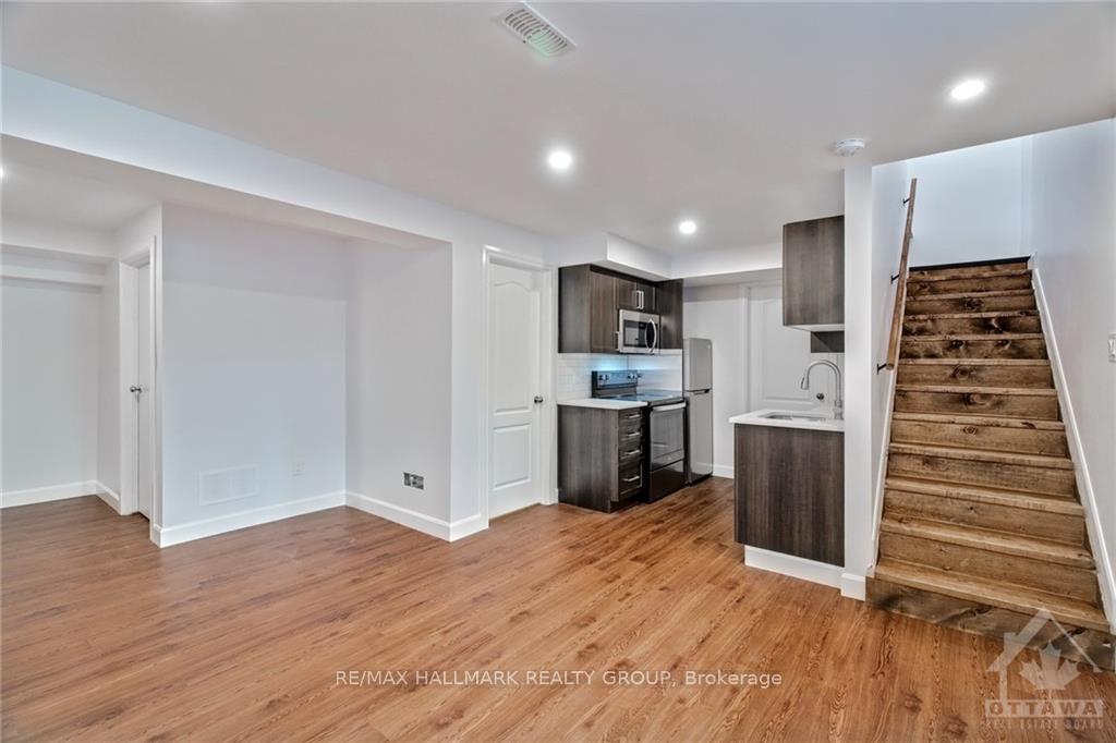 Photo 5 of Unit B, 444 Charing Cross Way, Ottawa, Barrhaven - Longfields — HOMEH