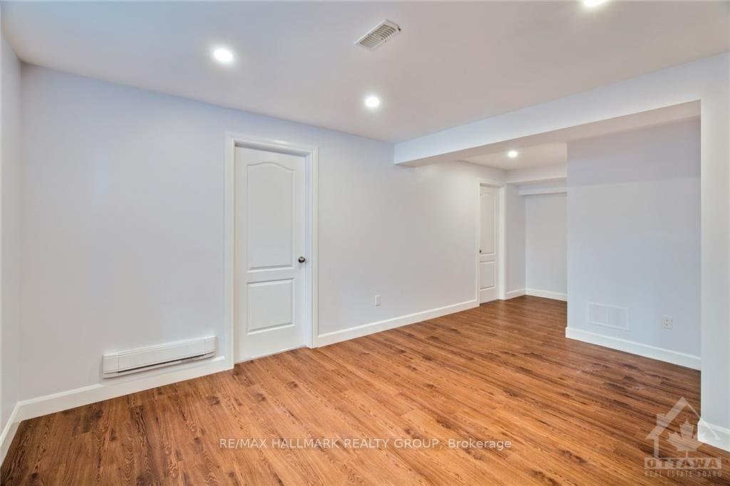Photo 6 of Unit B, 444 Charing Cross Way, Ottawa, Barrhaven - Longfields — HOMEH