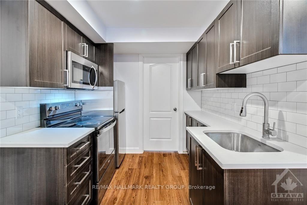Photo 10 of Unit B, 444 Charing Cross Way, Ottawa, Barrhaven - Longfields — HOMEH