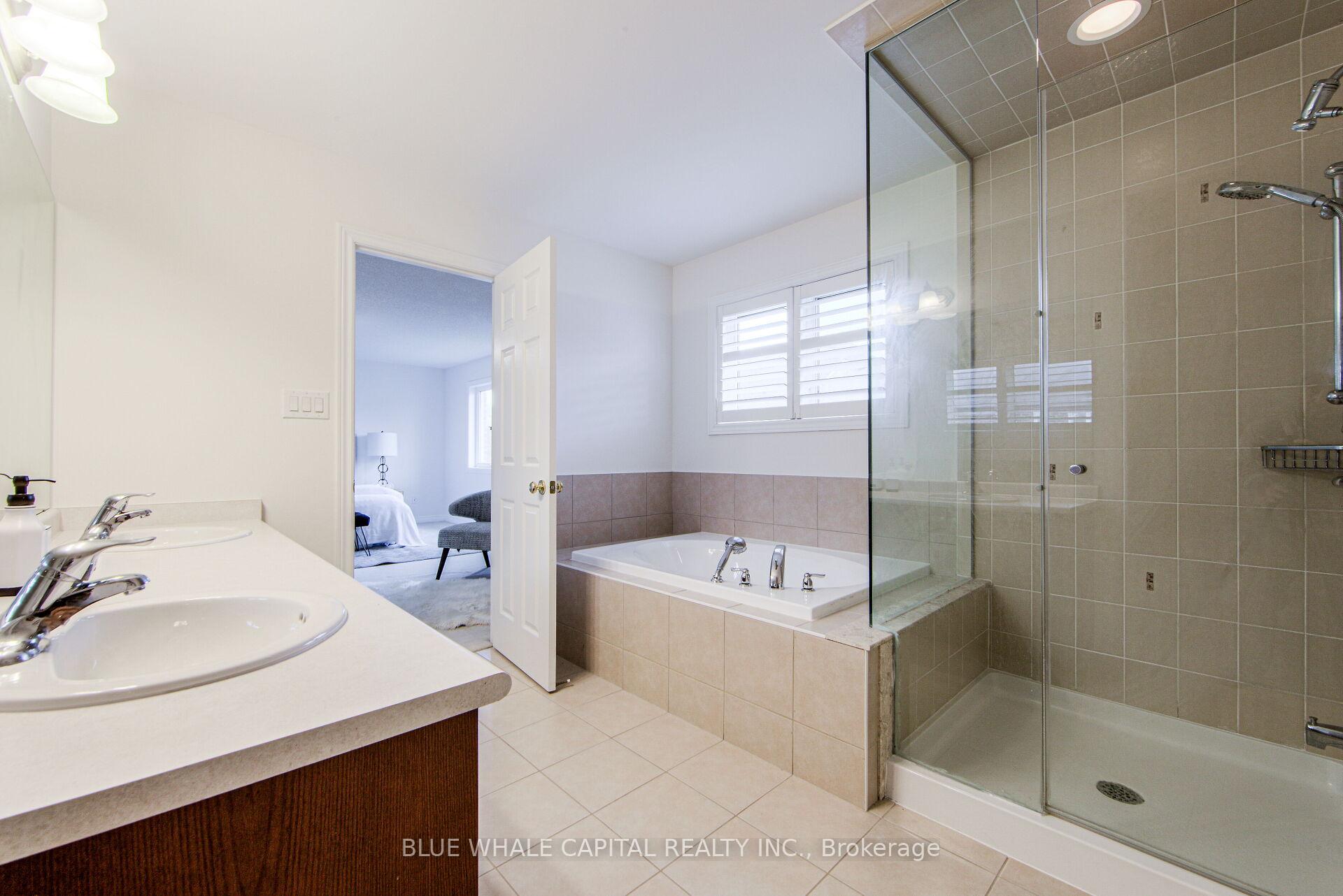 Photo 38 of 18 Colonel George Mclar Drive, Markham, Victoria Square — HOMEH