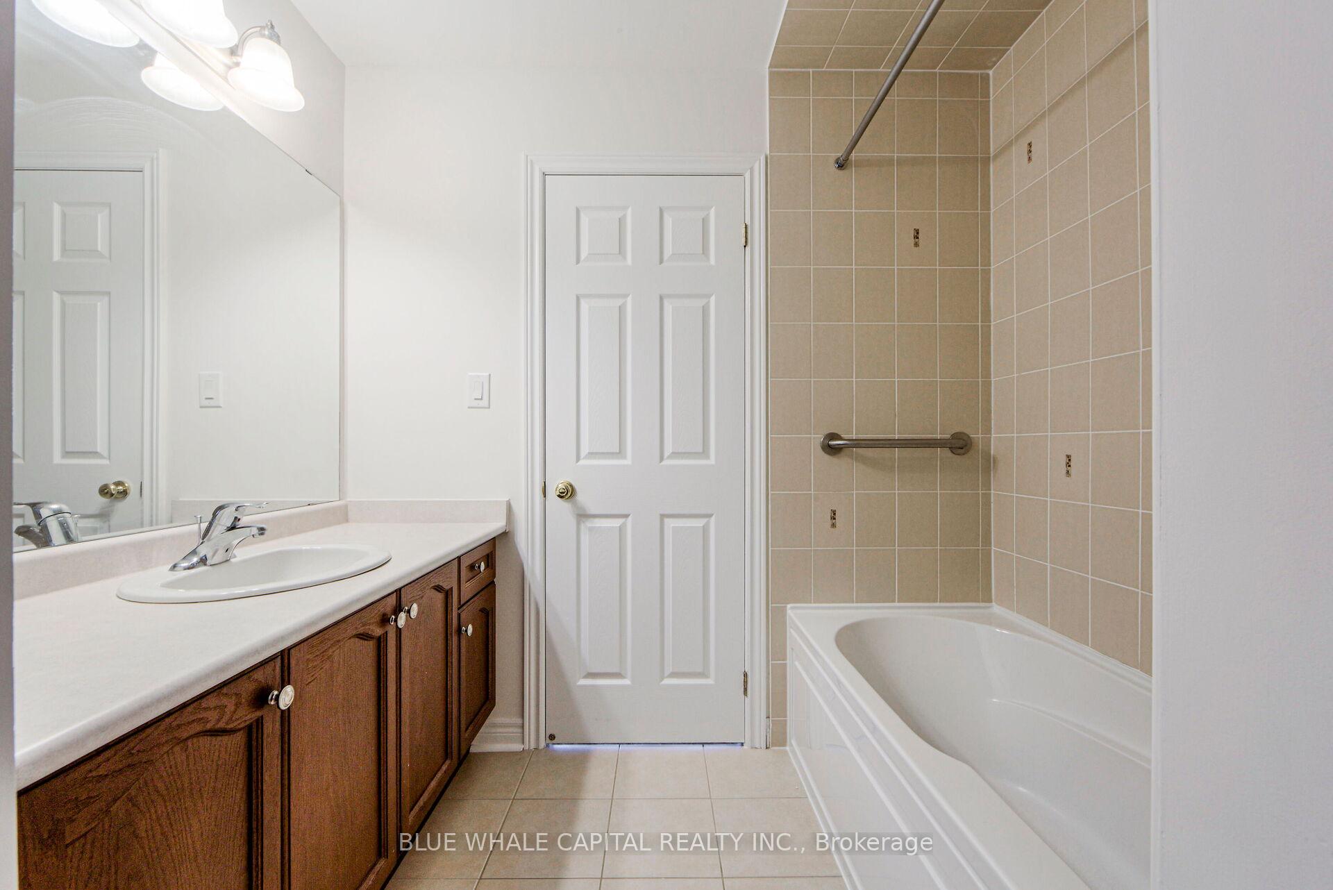 Photo 42 of 18 Colonel George Mclar Drive, Markham, Victoria Square — HOMEH