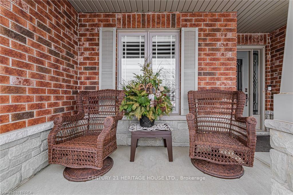 Photo 5 of 3 Cobblestone Drive, Brant, Paris — HOMEH