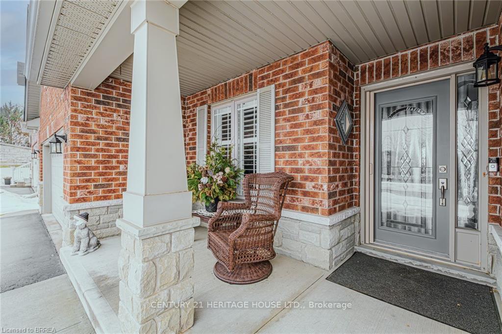 Photo 7 of 3 Cobblestone Drive, Brant, Paris — HOMEH