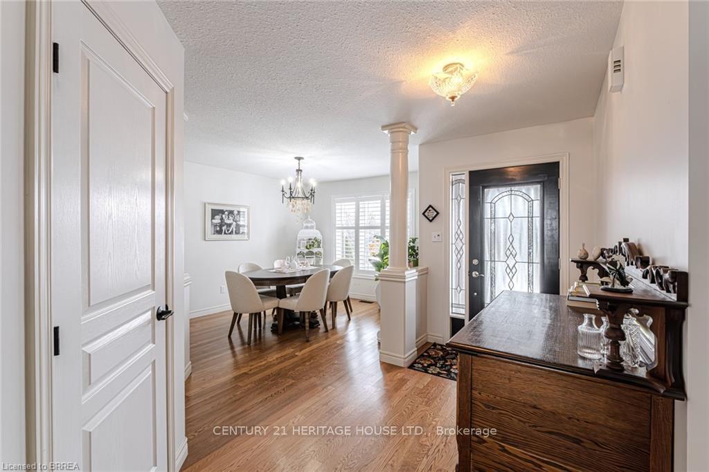 Photo 9 of 3 Cobblestone Drive, Brant, Paris — HOMEH