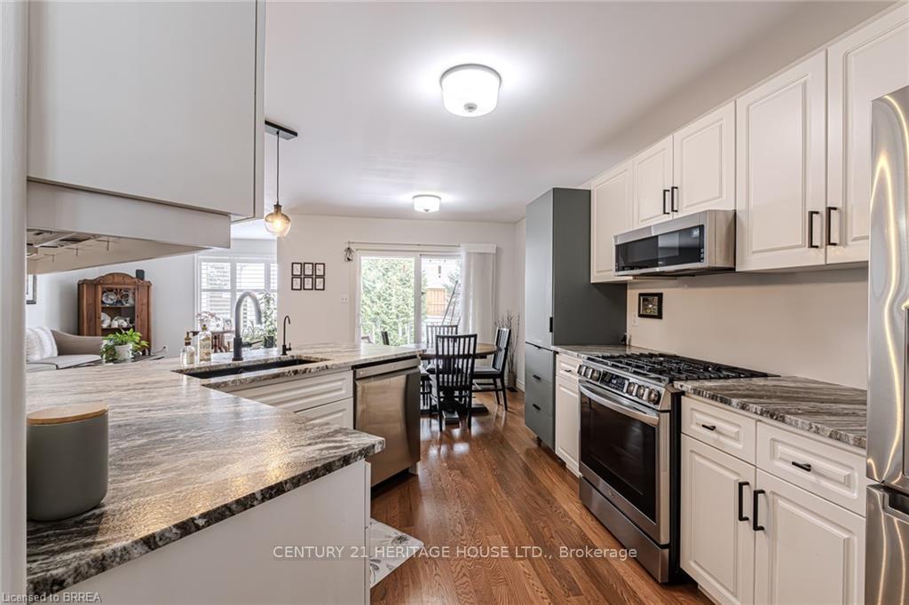 Photo 13 of 3 Cobblestone Drive, Brant, Paris — HOMEH