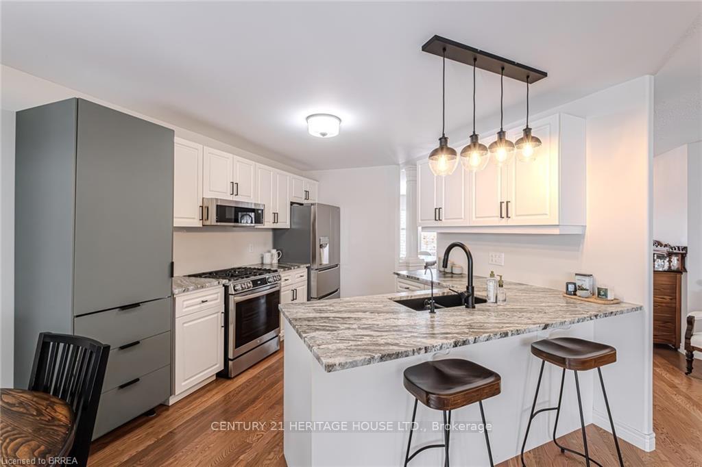 Photo 16 of 3 Cobblestone Drive, Brant, Paris — HOMEH