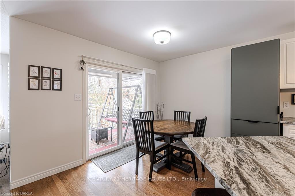 Photo 18 of 3 Cobblestone Drive, Brant, Paris — HOMEH
