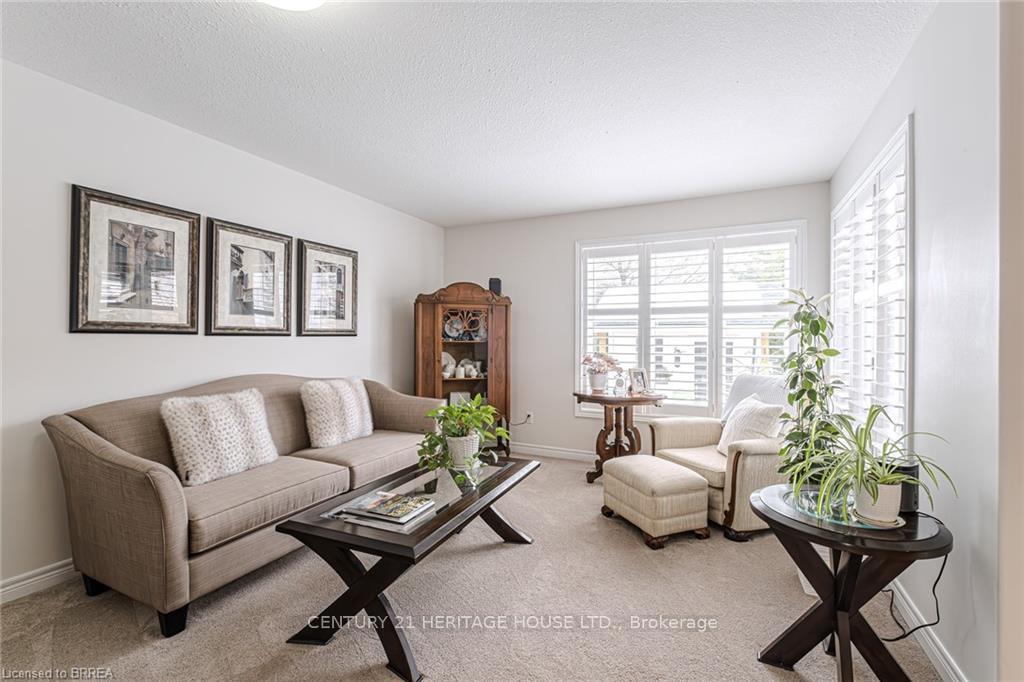 Photo 21 of 3 Cobblestone Drive, Brant, Paris — HOMEH