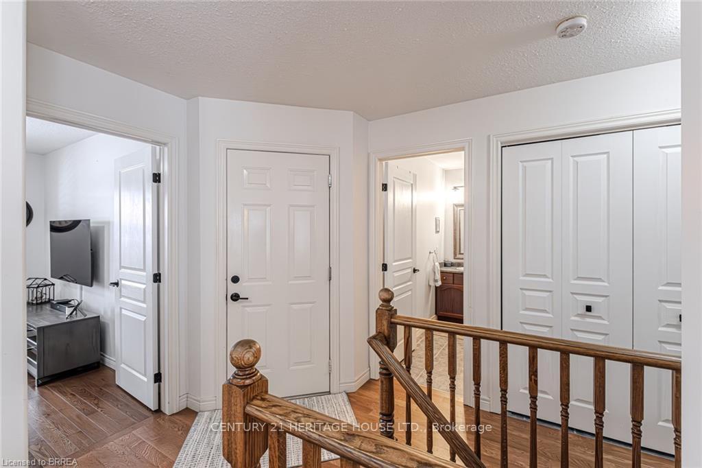 Photo 23 of 3 Cobblestone Drive, Brant, Paris — HOMEH