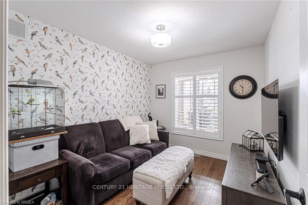 Photo 24 of 3 Cobblestone Drive, Brant, Paris — HOMEH