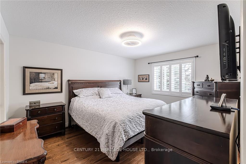 Photo 28 of 3 Cobblestone Drive, Brant, Paris — HOMEH