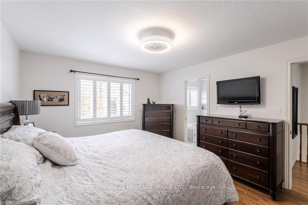 Photo 29 of 3 Cobblestone Drive, Brant, Paris — HOMEH