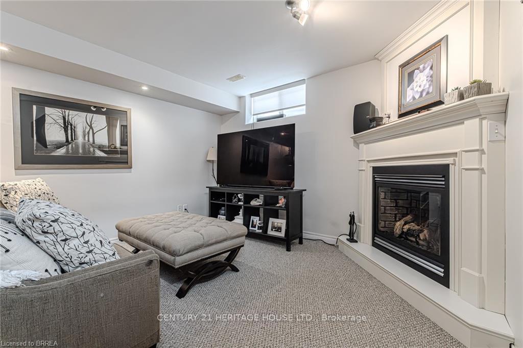 Photo 34 of 3 Cobblestone Drive, Brant, Paris — HOMEH