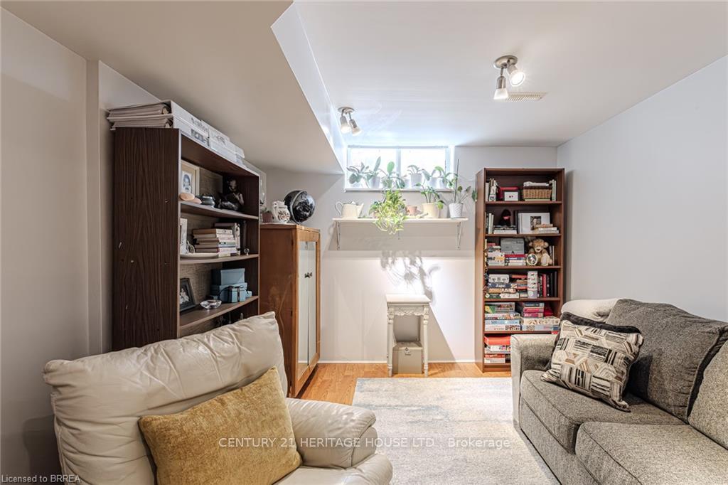Photo 37 of 3 Cobblestone Drive, Brant, Paris — HOMEH