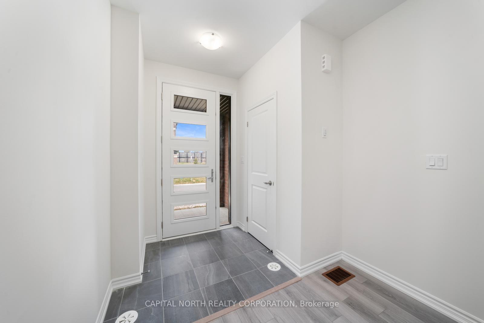 Photo 5 of 27 Bluebird Lane, Barrie, Painswick South — HOMEH