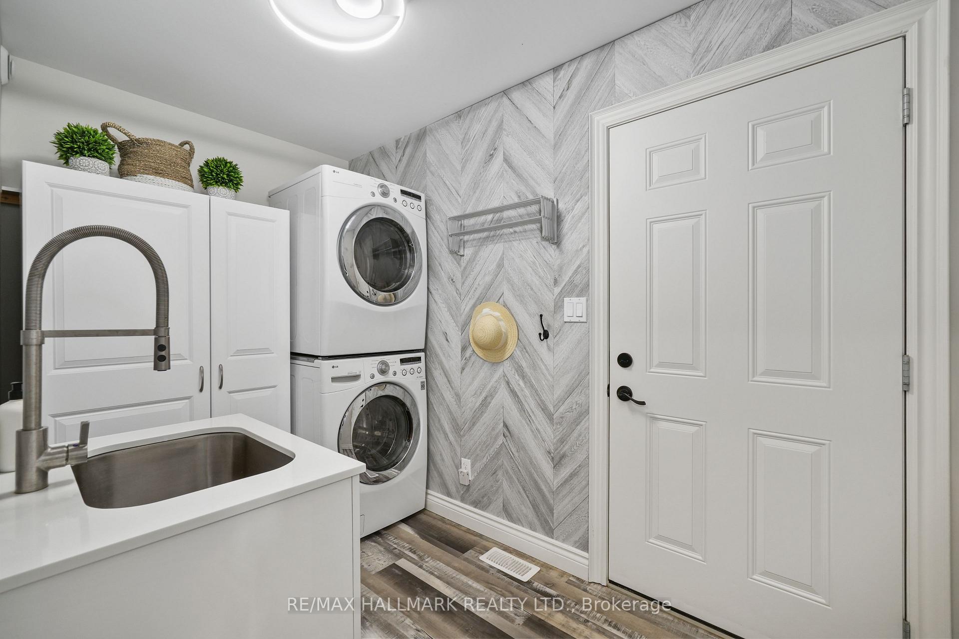Photo 23 of 9 Fieldcrest Court, Brighton — HOMEH