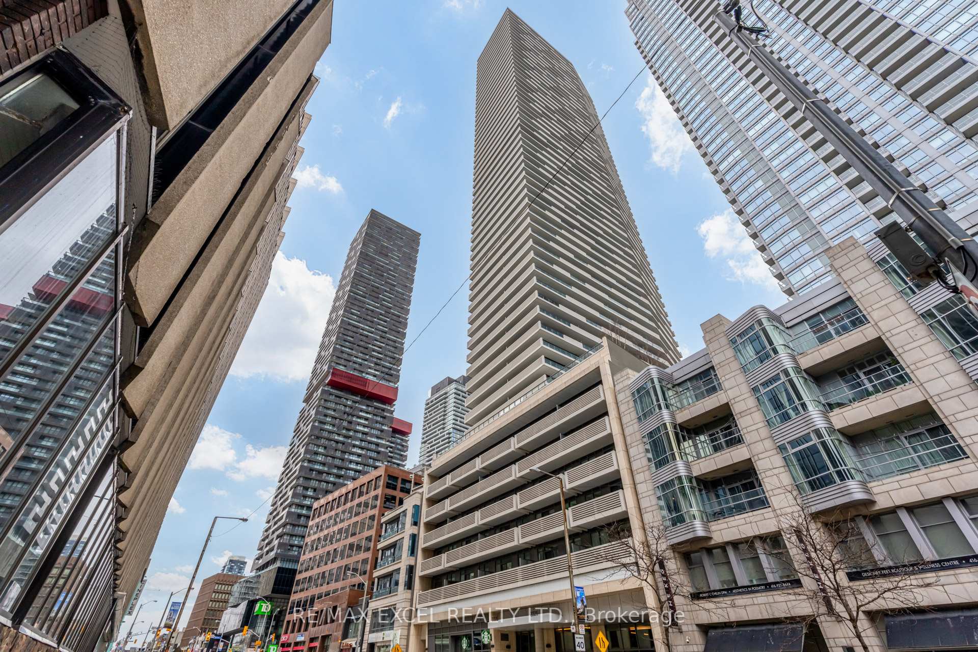 Front of Unit 2911, 2221 Yonge Street