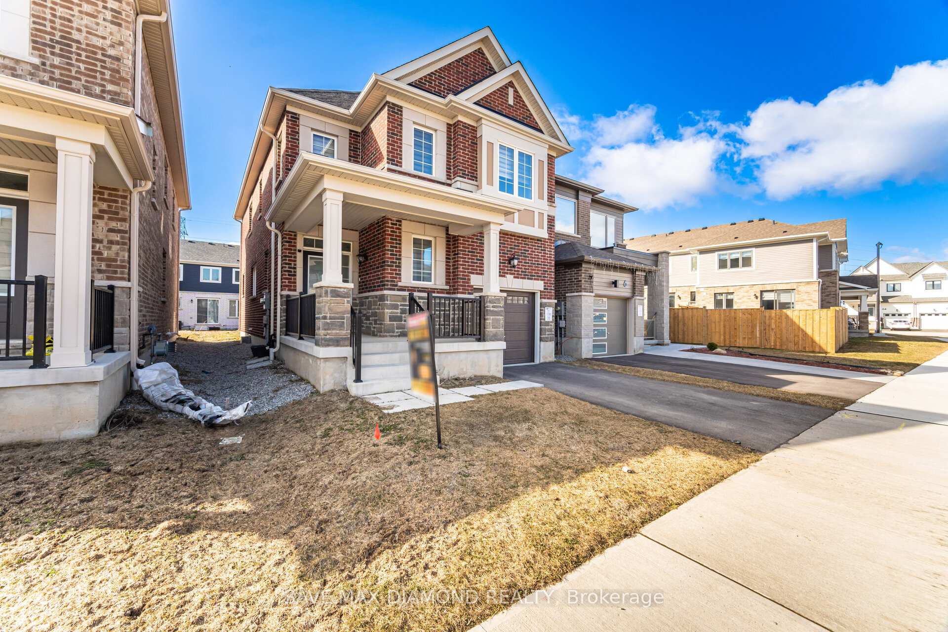 Photo 3 of 10 William Nador Street, Kitchener — HOMEH