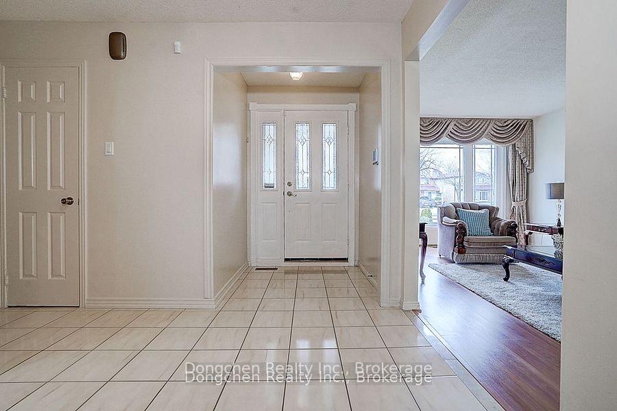 Photo 5 of 109 Risebrough Circuit, Markham, Milliken Mills West — HOMEH