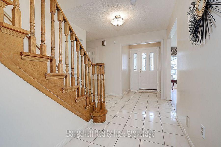 Photo 7 of 109 Risebrough Circuit, Markham, Milliken Mills West — HOMEH