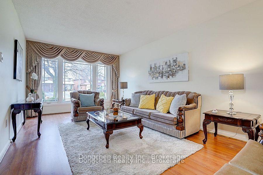 Photo 9 of 109 Risebrough Circuit, Markham, Milliken Mills West — HOMEH